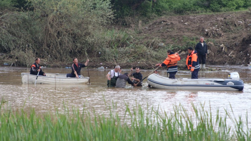 Откриха тялото на детето от удавеното семейство край Винево | StandartNews.com