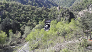 Тунелът при Кресна ще е скъп и опасен