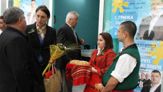 Коджабашева: Да използваме всички лостове, за да задържим младите у нас