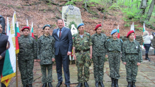 Миков: Длъжни сме да носим искрата на оборищенци