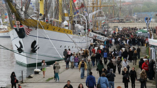 "Крузенщерн" с храм на борда