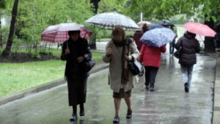 Дъждът и гръмотевиците се засилват в неделя