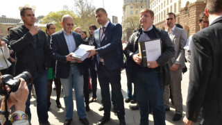 Каракачанов: Трите ЕРП-та в картел мачкат хората