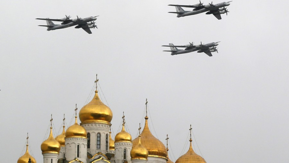 Путин на два парада | StandartNews.com