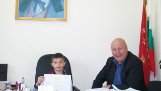 Ученици „превзеха” командването на елитно училище
