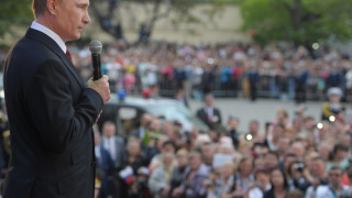 САЩ и ЕС осъдиха визитата на Путин в Крим
