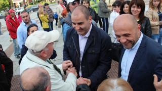 Дончев: Целта на управляващите е да ни отвратят от политиката