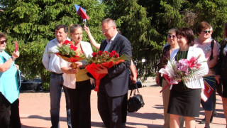 Станишев и Стойнев се срещнаха с граждани от Стара Загора