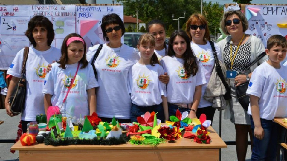 Над 200 деца се забавляваха на фестивал в Македония | StandartNews.com