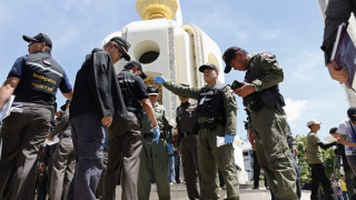 Тайландската армия може да се намеси, ако насилието не спре