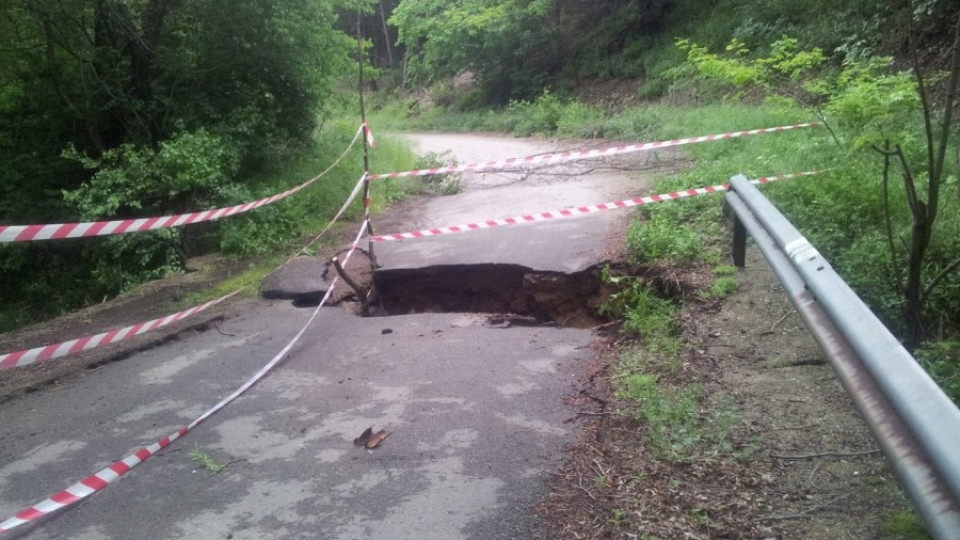 Река отнесе селски мост в Старозагорско | StandartNews.com
