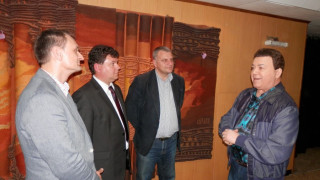 Кобзон агитира за кандидатите на КБ Пламен Чернев и Петър Курумбашев 