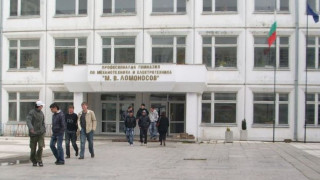 Гимназии в Добрич пред закриване
