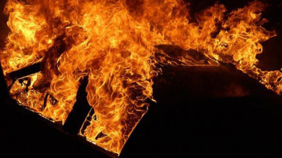 Подпалиха коли на бизнесмен  | StandartNews.com