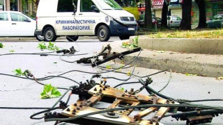 ТИР отново скъса тролейбусни жици в Пловдив
