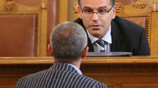 Слагат таван за нови дългове на чиновниците