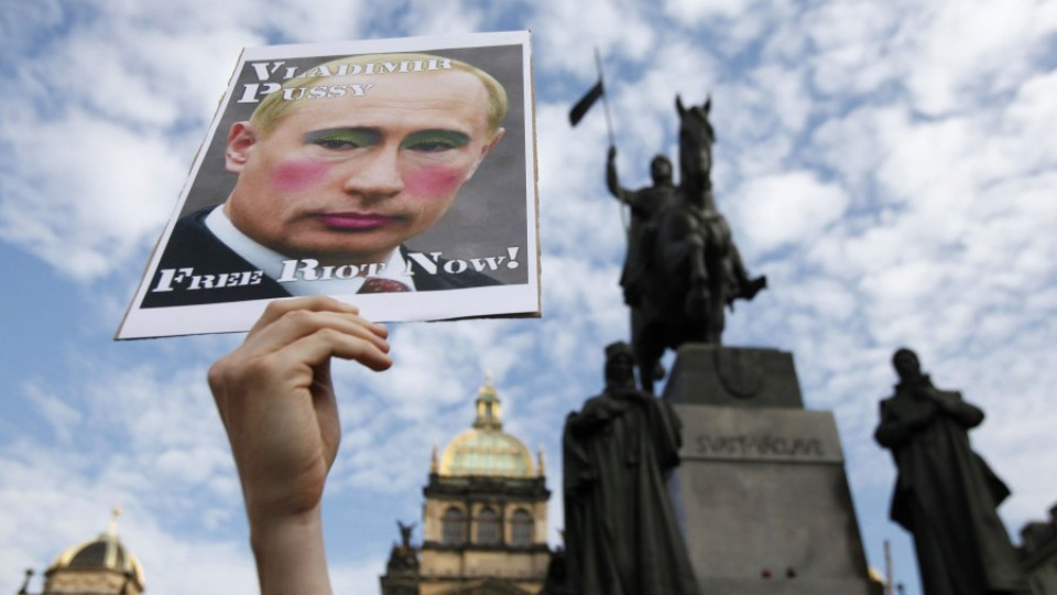 Кремъл намеква за падане на присъдата на Pussy Riot | StandartNews.com
