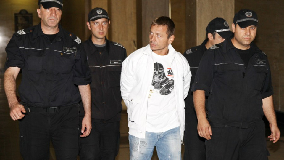   Варсанов връзва жици, Демби гледа кокошки  | StandartNews.com
