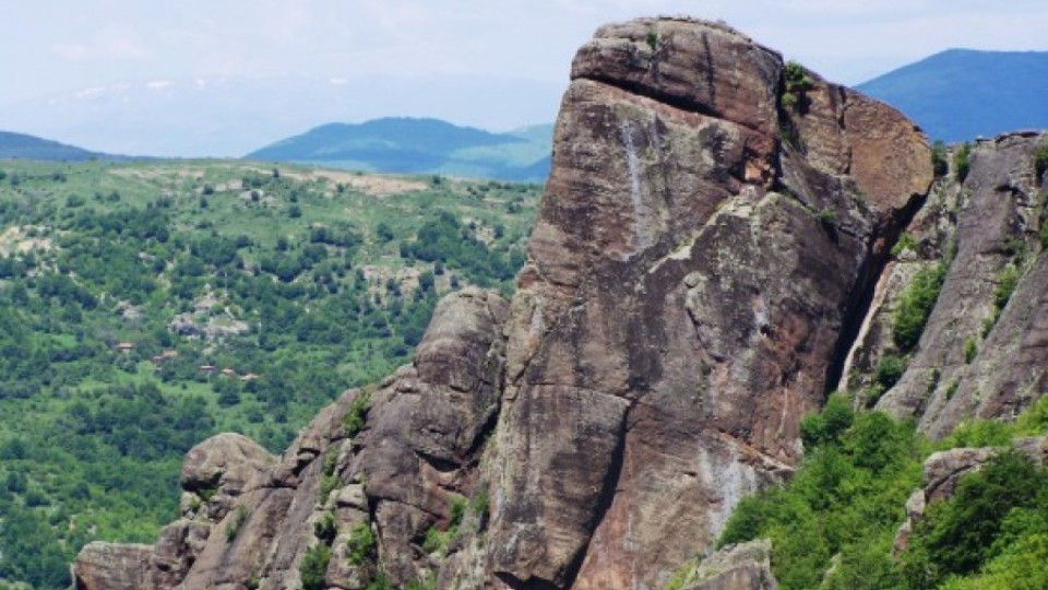 100-метрови скали стават атракция за туристи | StandartNews.com