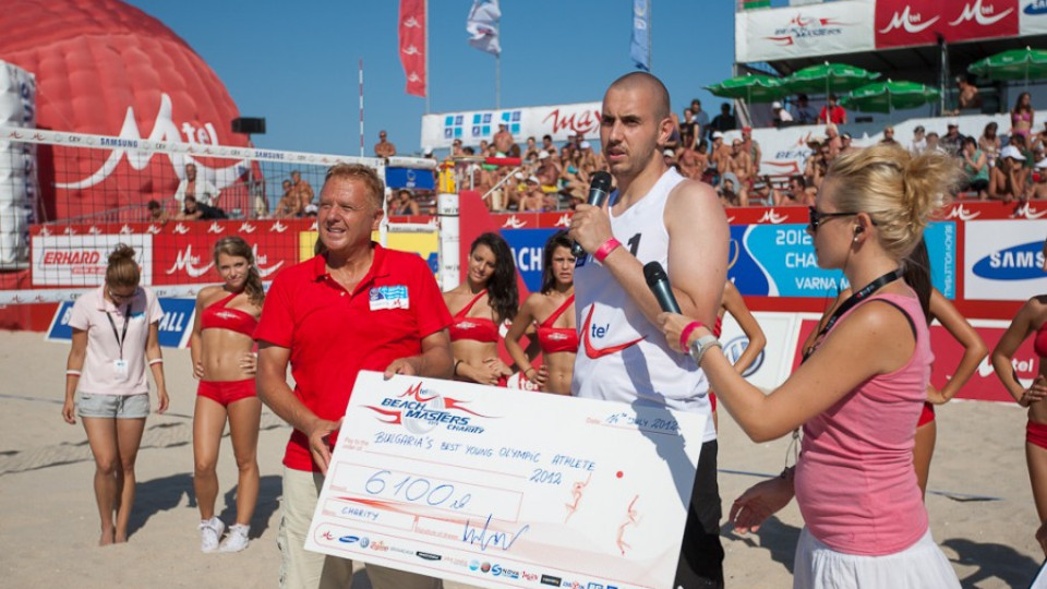 Георги Братоев с чек на CEV Varna Masters | StandartNews.com