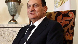 Хосни Мубарак гладува в затвора
