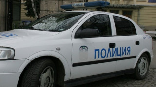 30 роми млатиха полицаи заради дърва