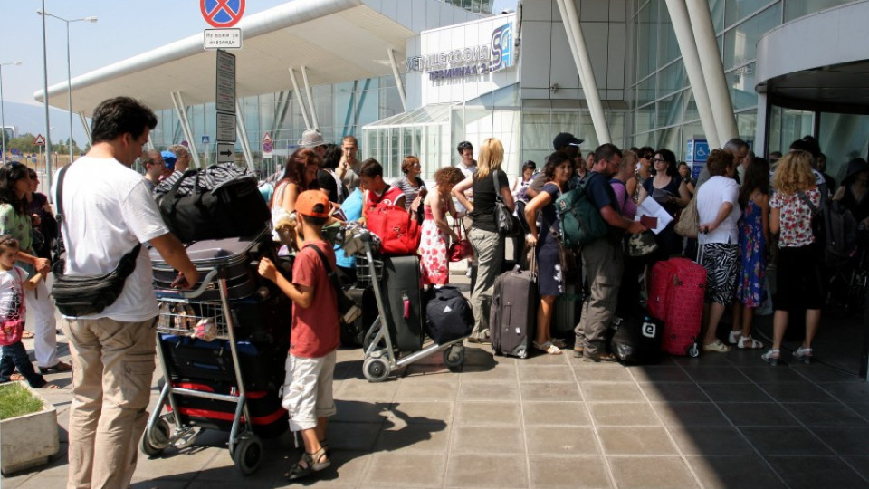 1.6 милиона напуснали България | StandartNews.com