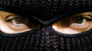 10 маскирани пребиха петима охранители в Перник 