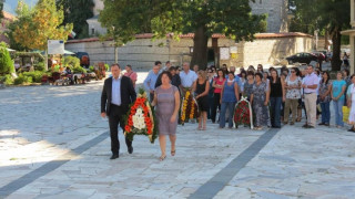 Венци и цветя в Банско за Съединението