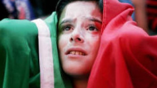 Задържаха италиански фенове на границата