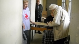 Раздават безплатна храна на 300 000 българи
