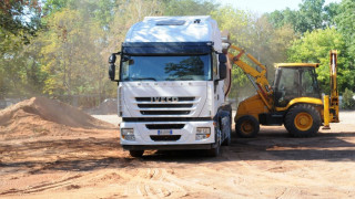 "Титан" строи терени с аванс   