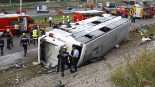 Полски автобус катастрофира във Франция