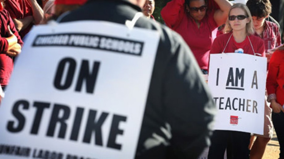 30 000 учители стачкуват в Чикаго | StandartNews.com
