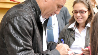 Камата: Ще дам ръкавели на Цветанов