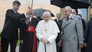 Папата призова християни и мюсюлмани към мир