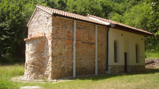 Монахиня крие банкови сметки