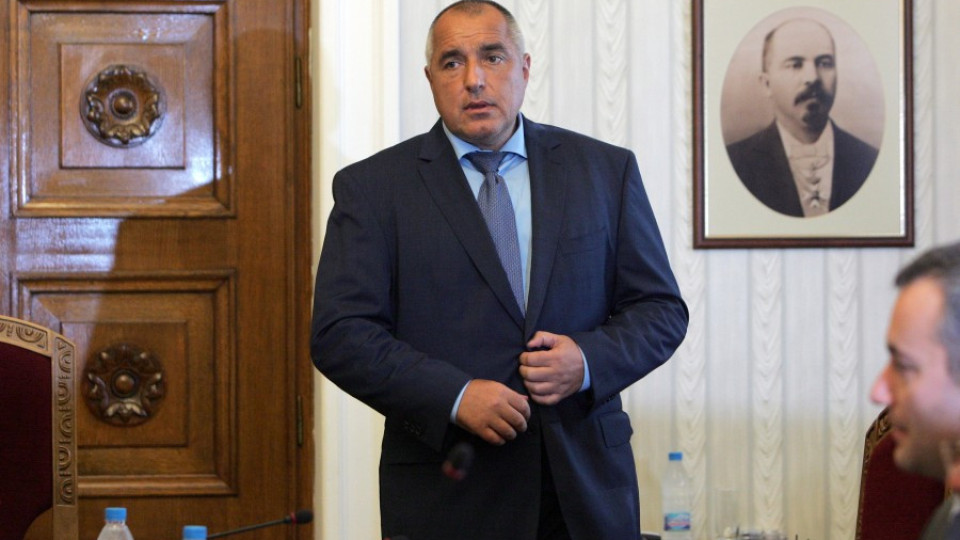 Бойко дава премии на герои, депутатите - на Камата и Лили    | StandartNews.com