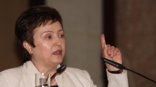Кристалина: Вижда се краят на кризата