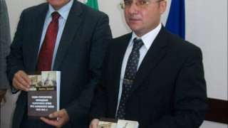 Губернатор даде рамо на книга за Балканската война
