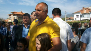 Бойко реди листи и министри през май