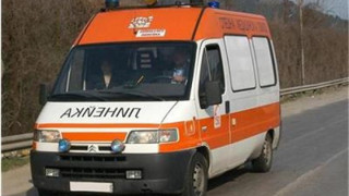 Шофьор загина след сблъсък в дърво