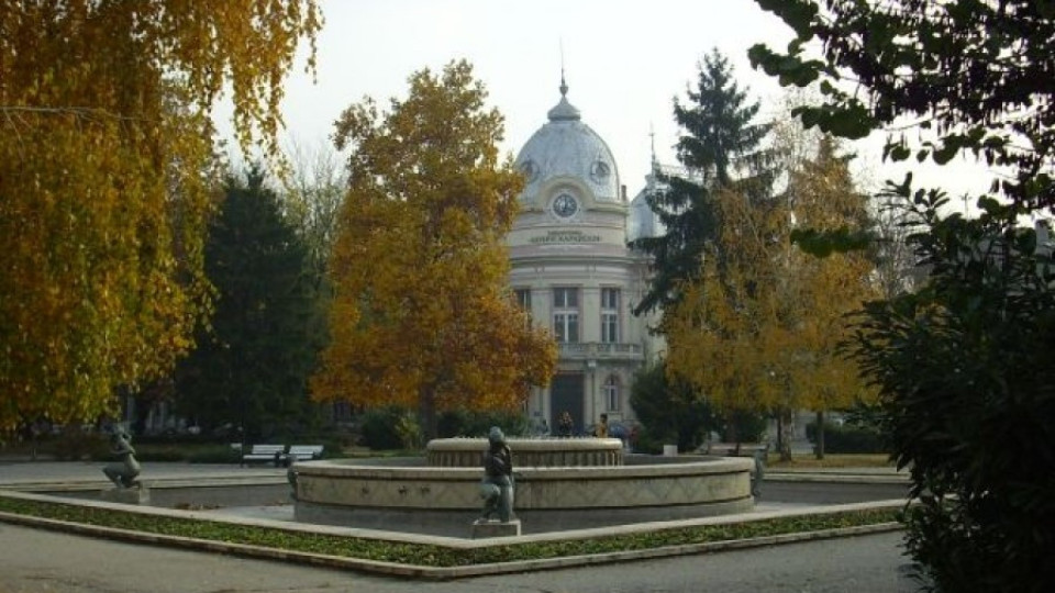 Изложба проследява историята на френското образование в Русе  | StandartNews.com