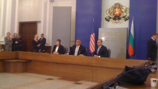 Наполитано: Направихме крачка срещу визите