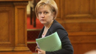 Менда Стоянова - заместник на Цачева