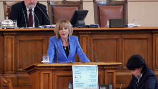 Червените бесни на якото подслушване