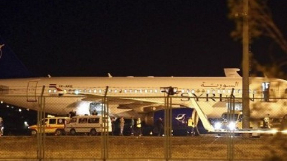 Турция свали и арменски самолет | StandartNews.com