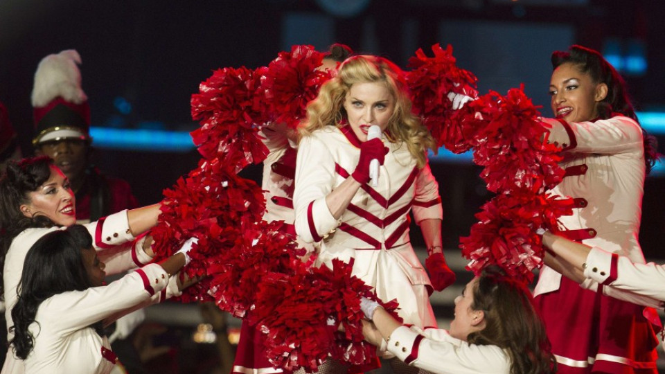 Пратиха призовка на Мадона от Петербург | StandartNews.com