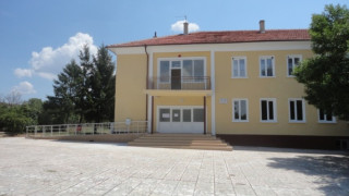 Ремонтираха читалище с пари от посолството на САЩ