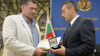 Свилен Нейков с медал за заслуги в леката атлетика